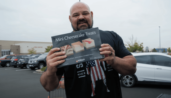 brian shaw miluje mini cheesecaky, muscle and fitness, fit plus, dieta, jedalnicek