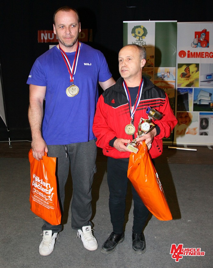  Účastníci zápolenia masters (zľava) Igor Gazdag (víťaz masters 1 do 93 kg) a absolútny víťaz Štefan Koľšovský.