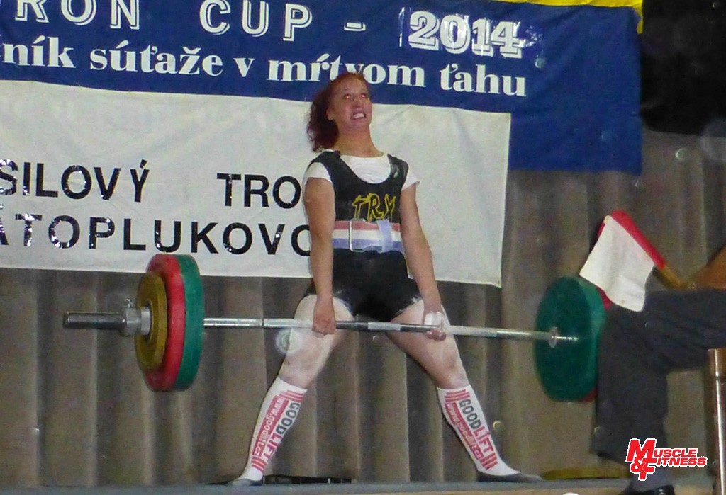 Ivana Horná pri víťaznom pokuse so 195 kg.